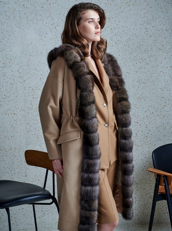 Парка-пальто из кашемира Loro Piana с отделкой мехом соболя и утеплением