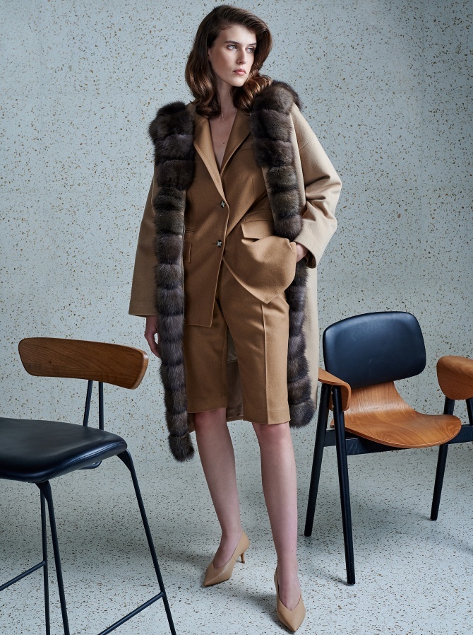 Парка-пальто из кашемира Loro Piana с отделкой мехом соболя и утеплением